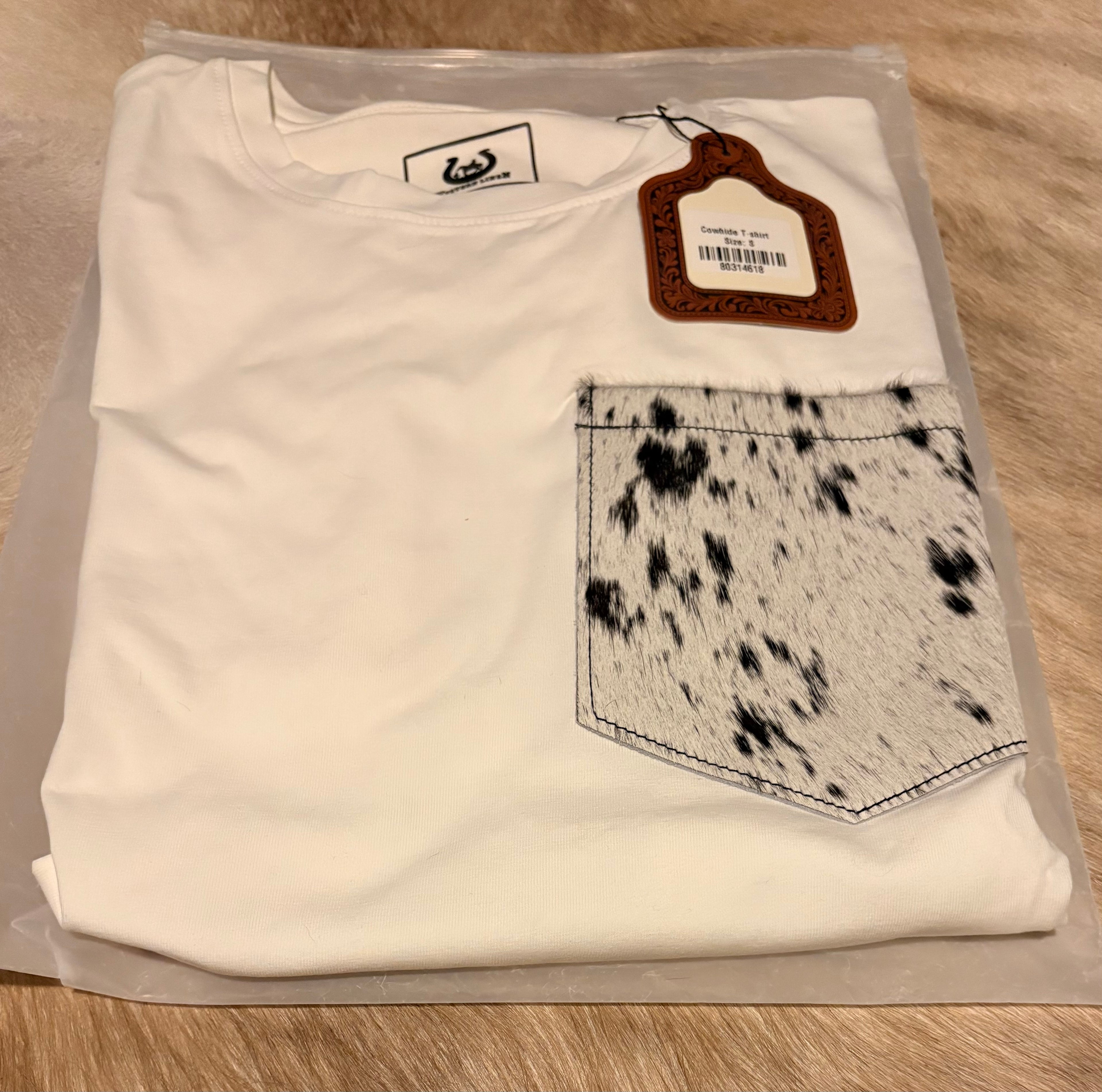 Short Sleeve T-Shirt with Genuine Cowhide Front Pocket White Size Small