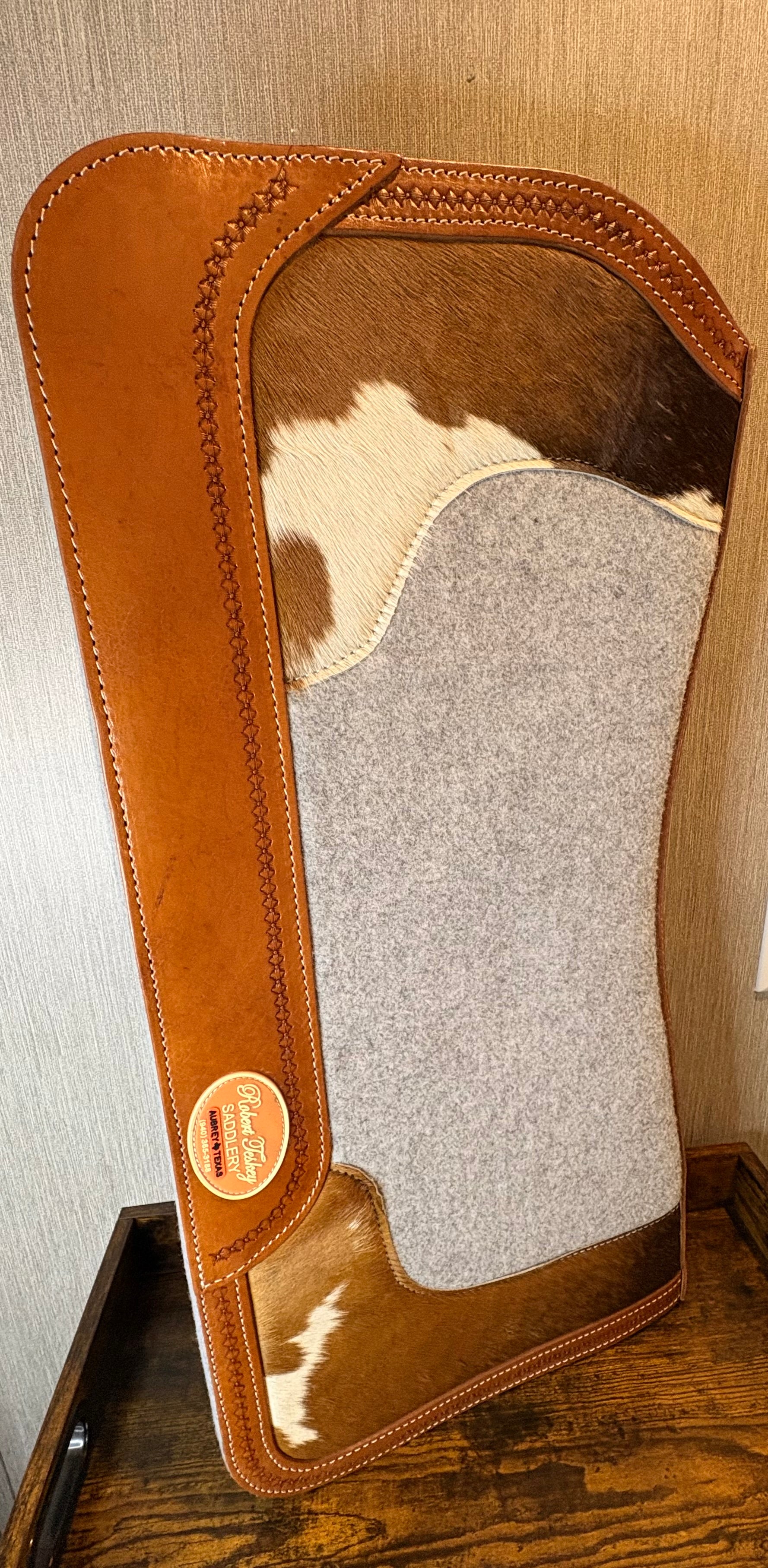 Robert Teskey Genuine Cowhide Hairon Leather vented Saddle Pad